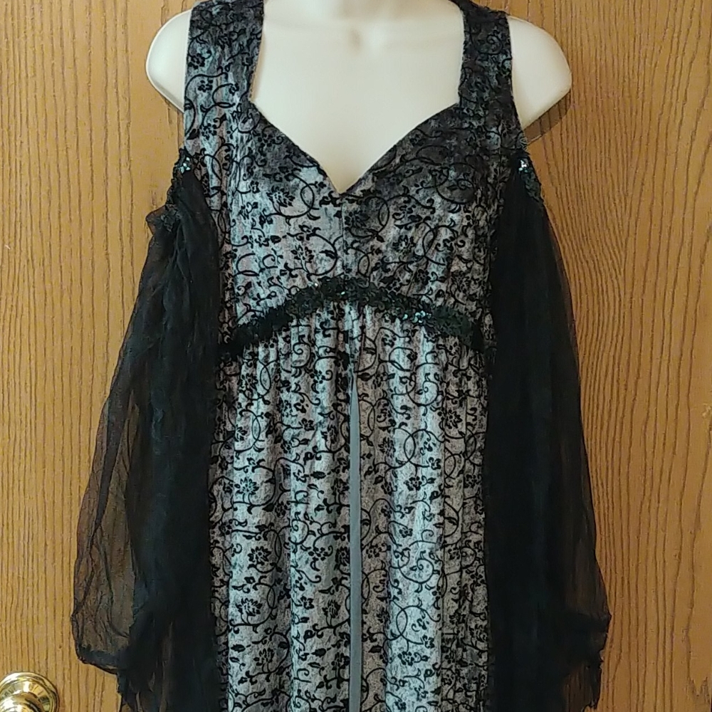 Runaway Gothic Princess Costume